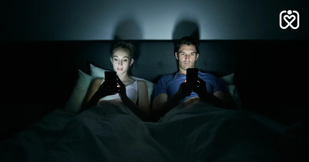 Scrolling Past Midnight? The Hidden Heart Risks of Bedtime Screen Use